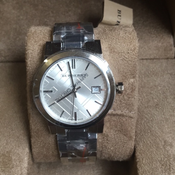 Burberry Women’s Watch Brand New - Picture 3 of 7